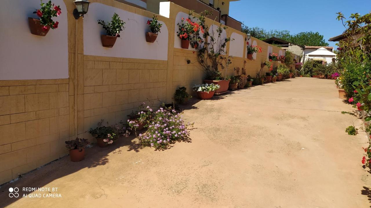 I Giganti Bed & Breakfast Riola Sardo Exterior photo